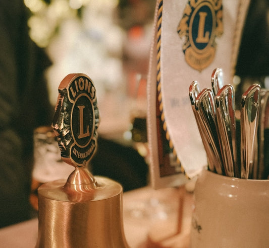 Charity und Freundschaft